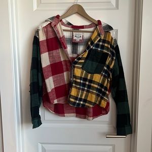 American Eagle, medium flannel, green, yellow, red, cropped